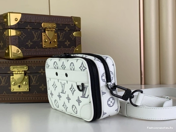 FS CHEAP LOUIS Alpha-11.0*18.5*6.5CM Nano VUITTON 0810